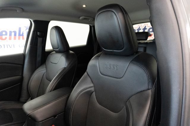 Used 2023 Jeep Cherokee Altitude Lux AWD/4WD image 16