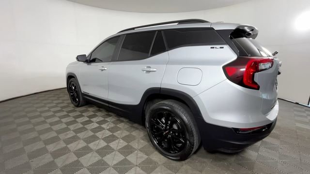 Used 2022 GMC Terrain SLE w/ Driver Convenience Package FWD image 7