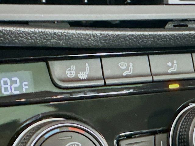 Used 2020 Volkswagen Jetta SE w/ SE Cold Weather Package image 20