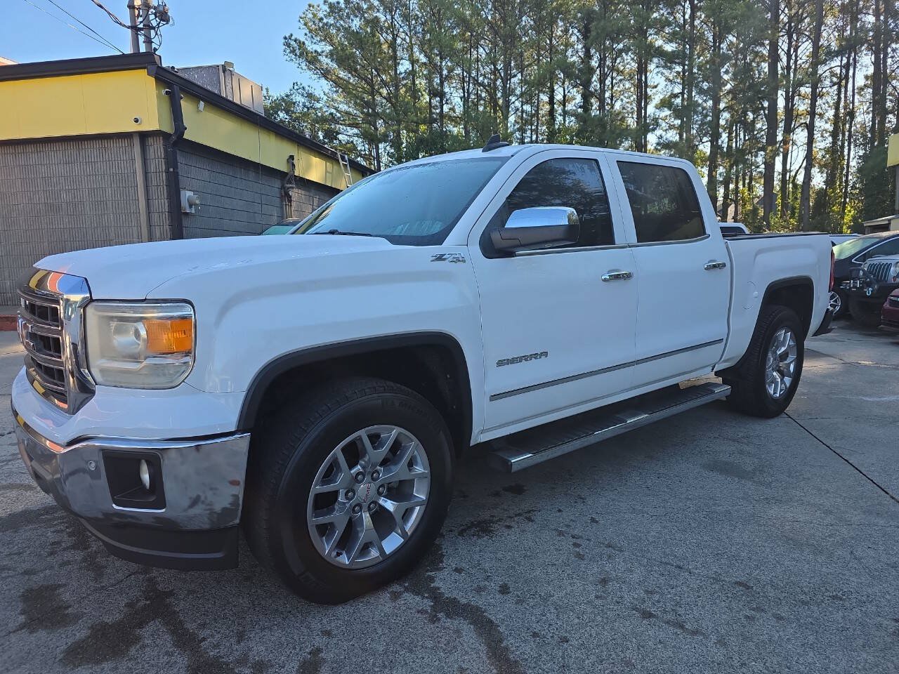 Used 2015 GMC Sierra 1500 SLT w/ SLT Crew Cab Value Package AWD/4WD image 2