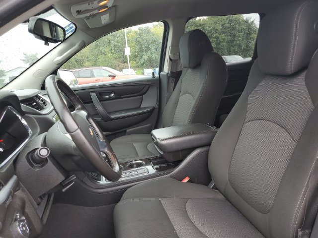 Used 2015 Chevrolet Traverse LT w/ Style and Technology Package FWD image 5