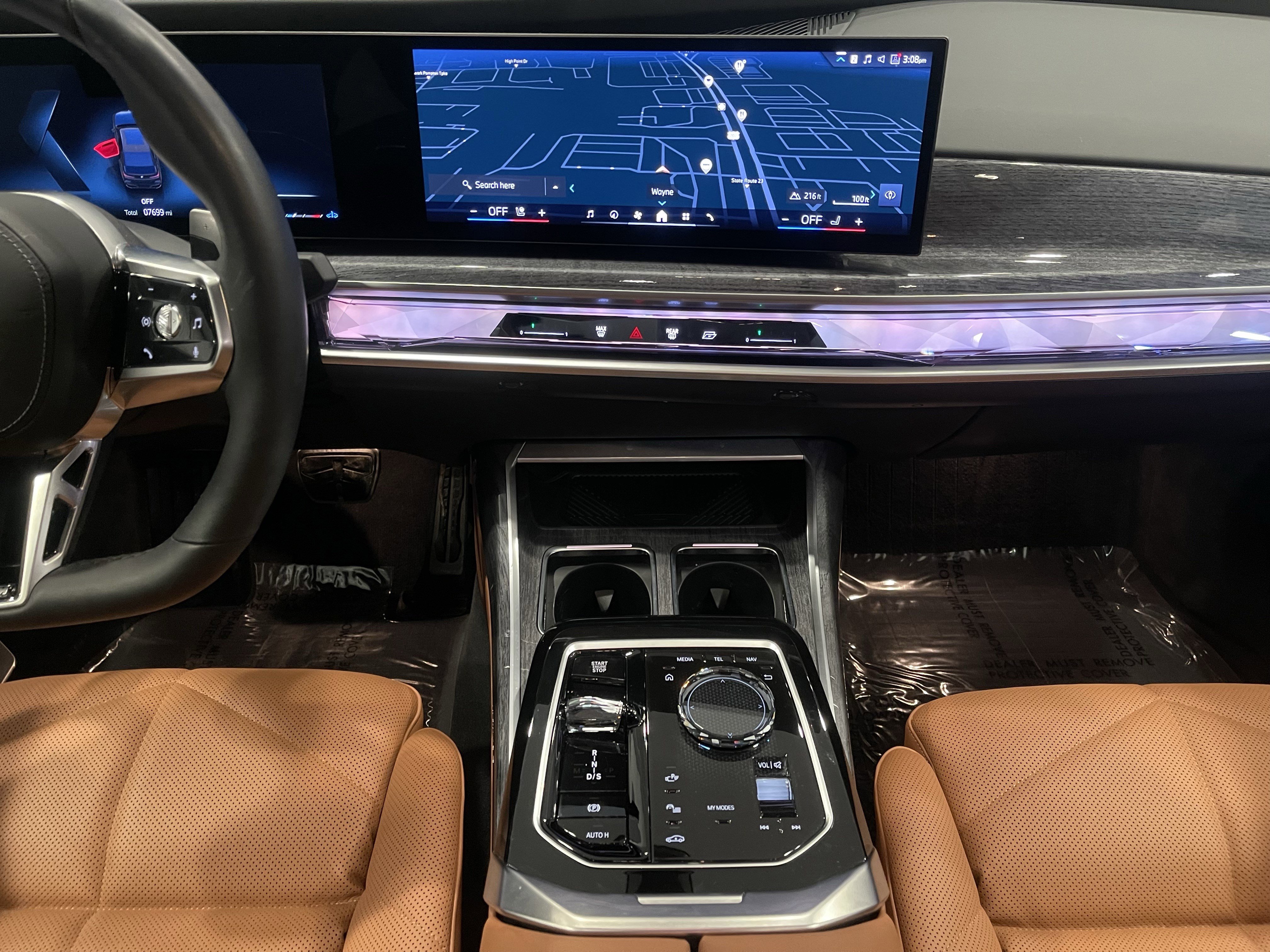 Used 2025 BMW 740i xDrive image 18