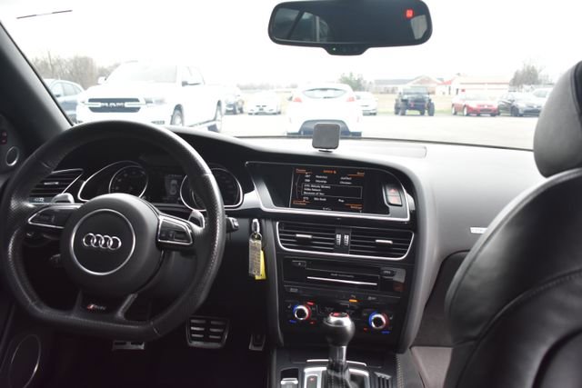 Used 2015 Audi RS 5 Cabriolet w/ Black Optic Plus Package image 39