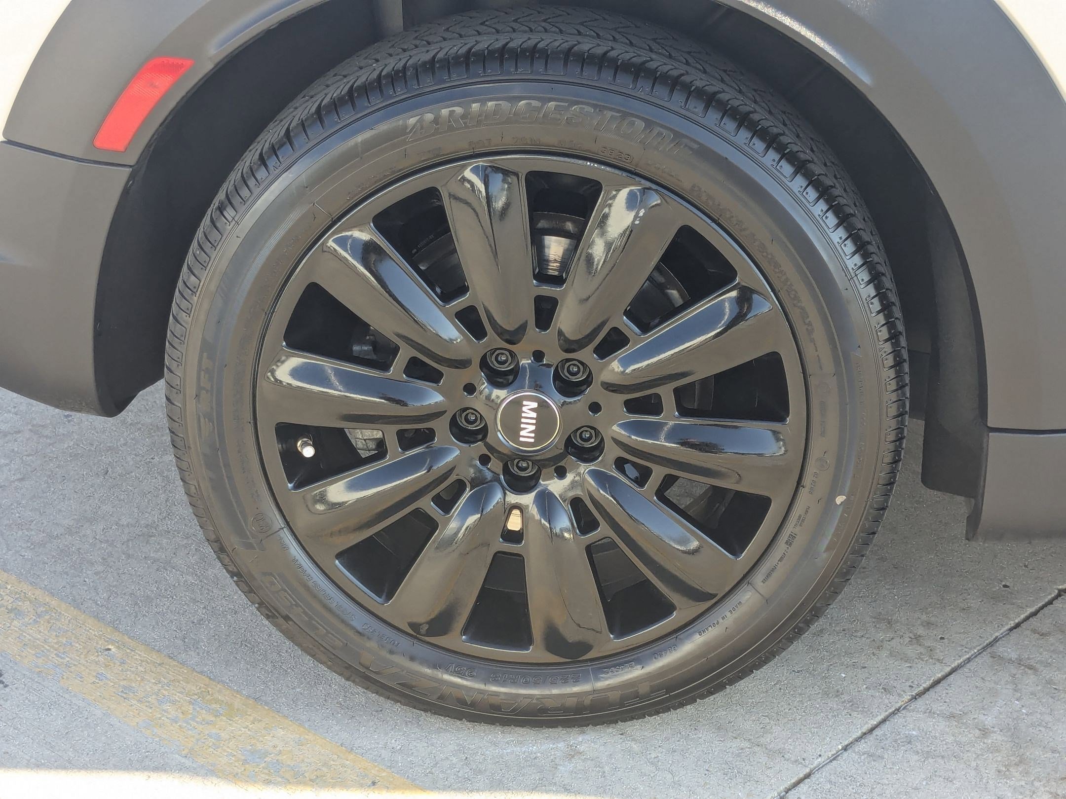 Used 2022 MINI Cooper Countryman SE w/ Premium Package image 12