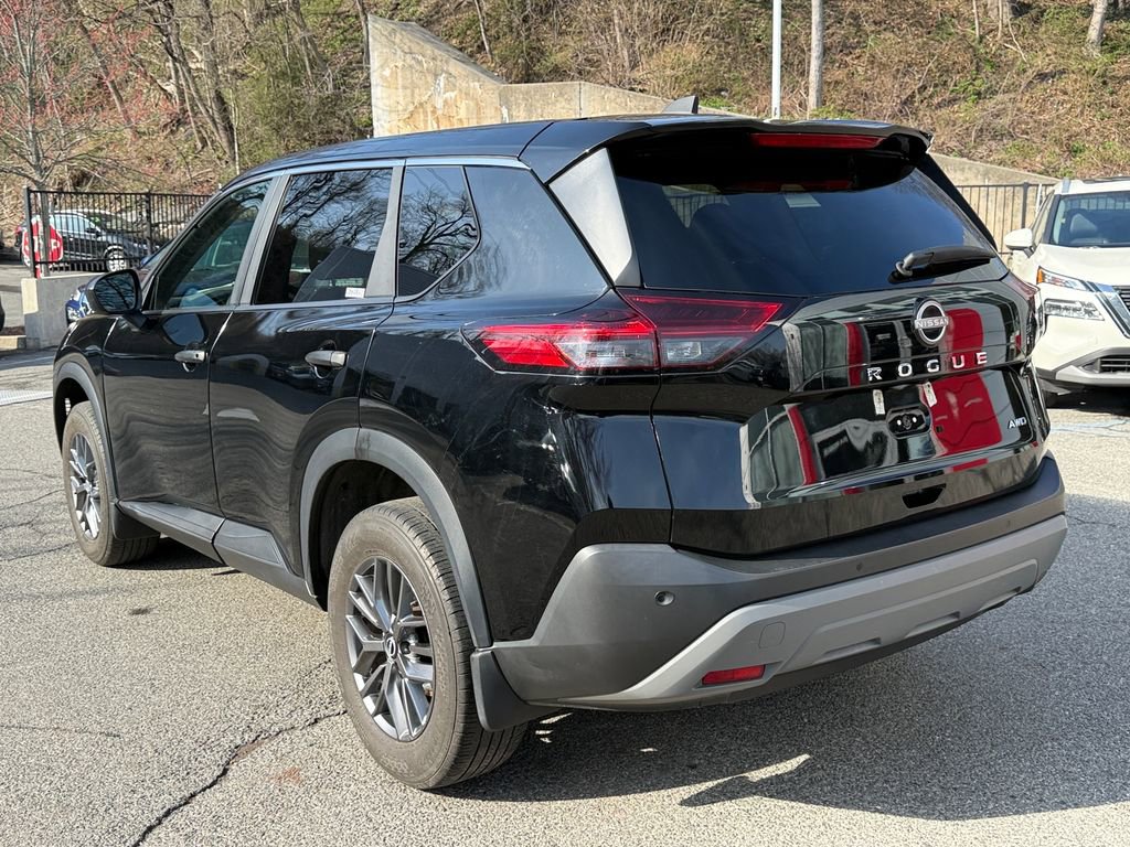 Used 2023 Nissan Rogue S AWD/4WD image 4