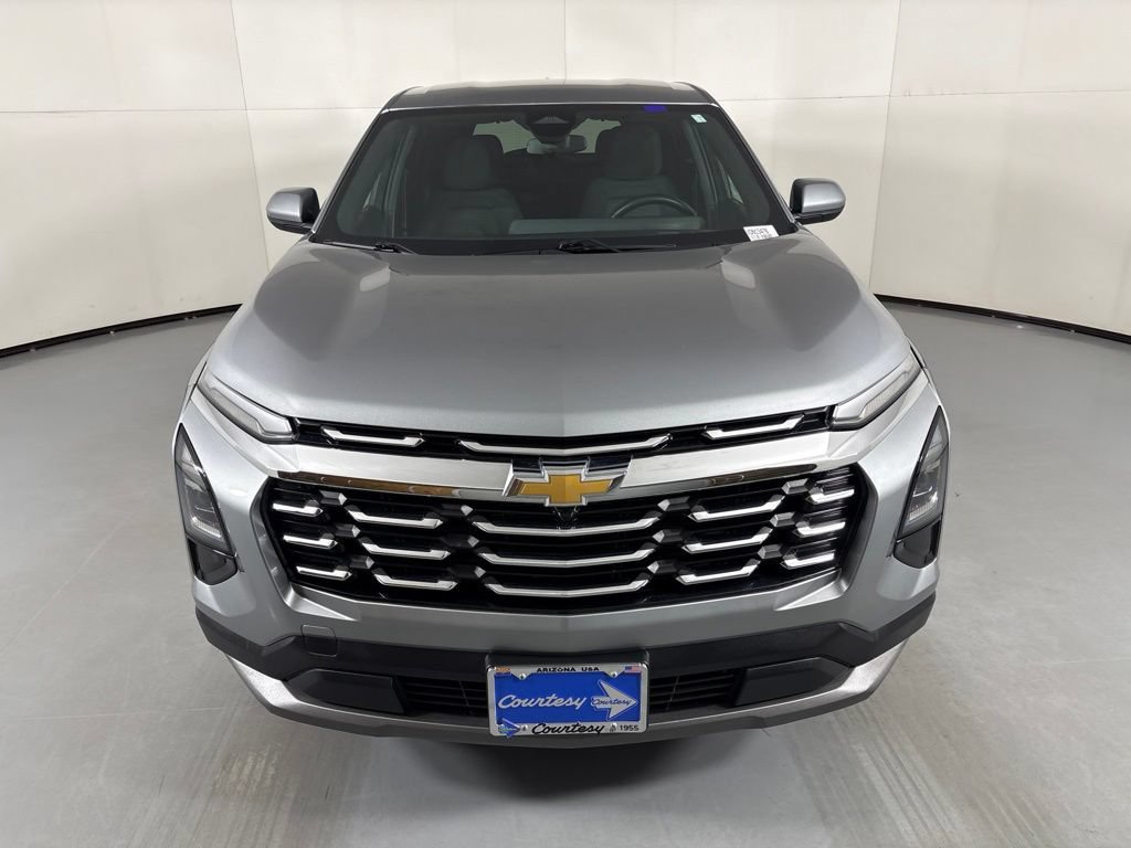 Used 2025 Chevrolet Equinox LT AWD/4WD image 3