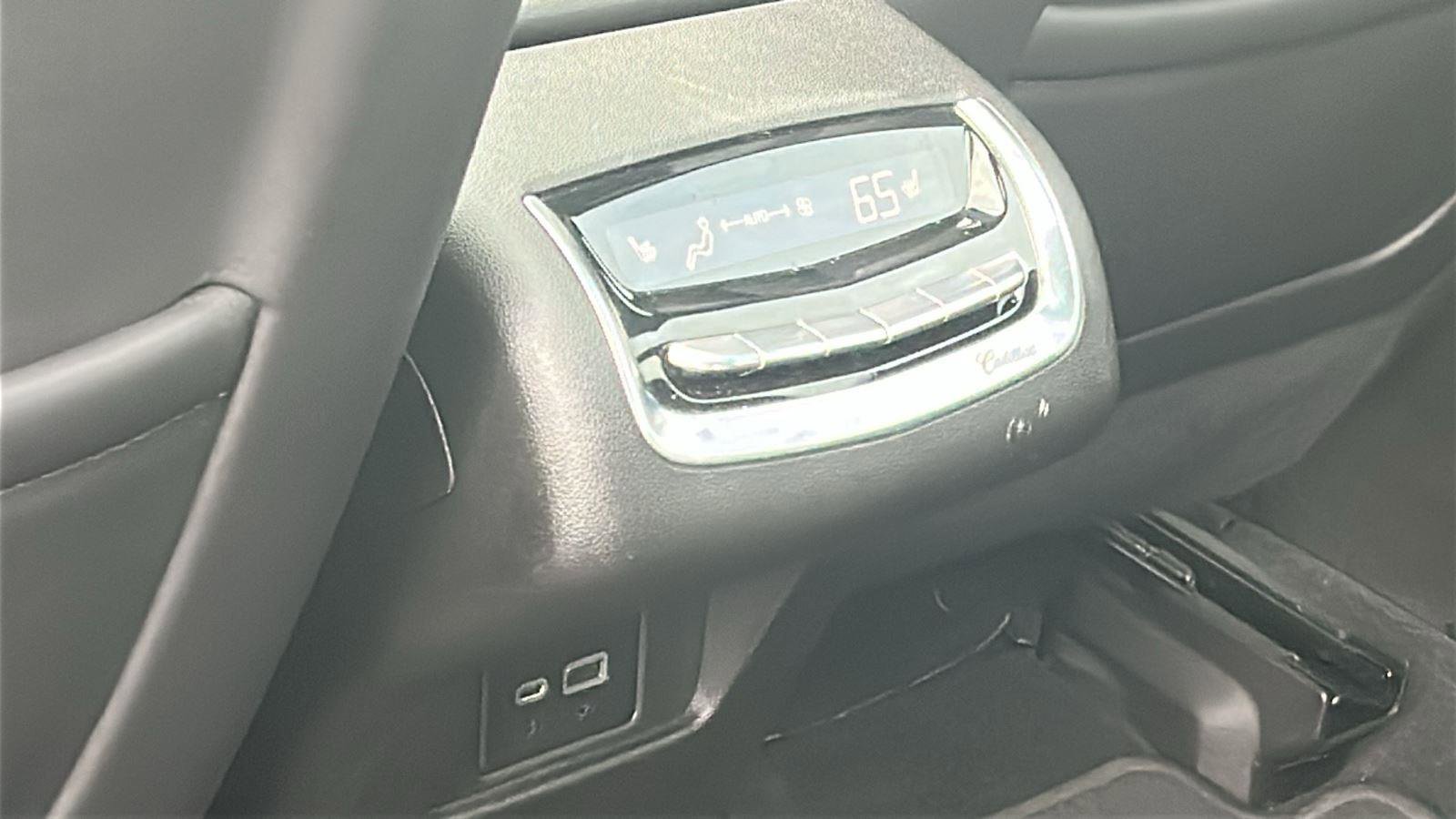 Used 2022 Cadillac XT6 Sport w/ Technology Package image 34