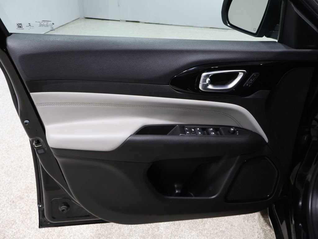 Certified 2022 Jeep Compass Limited w/ Elite Group image 13