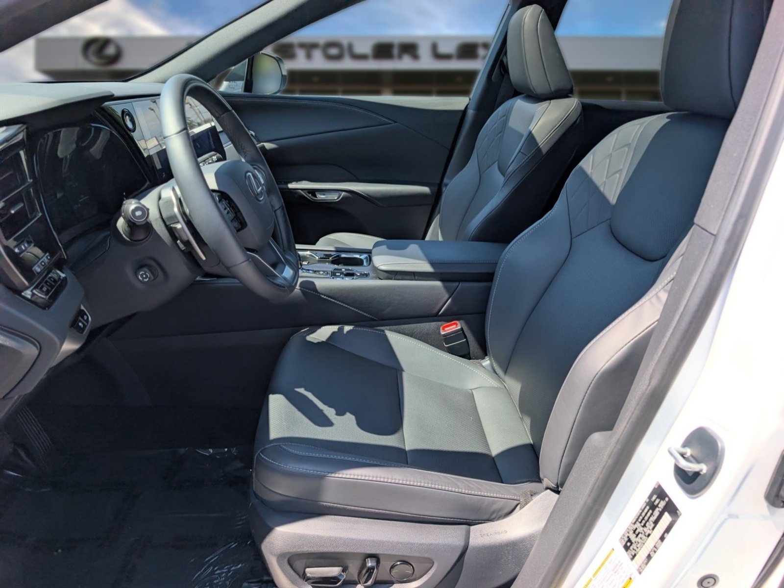 Certified 2025 Lexus RX 350h AWD/4WD image 16