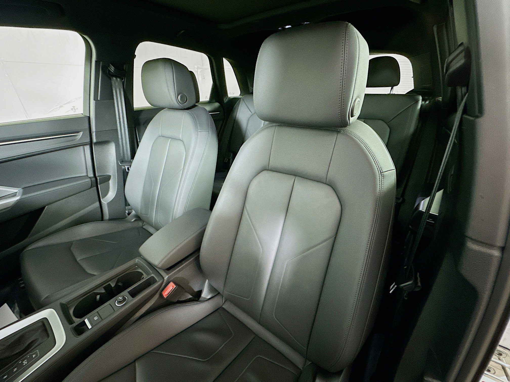 Used 2025 Audi Q3 2.0T Premium image 19