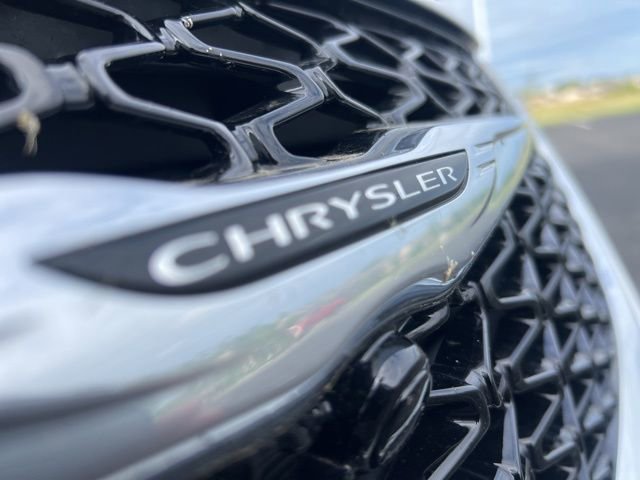 Used 2022 Chrysler Pacifica Touring-L FWD image 39