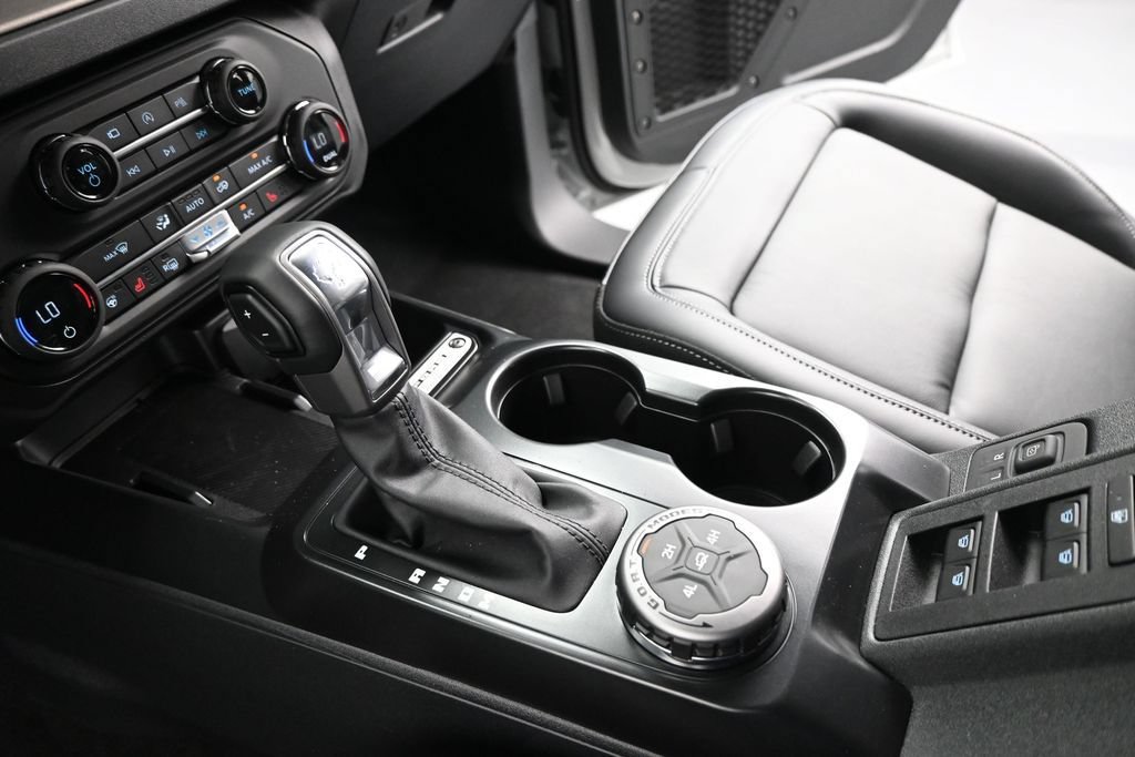 New 2026 Ford Bronco Outer Banks w/ Sasquatch Package AWD/4WD image 13