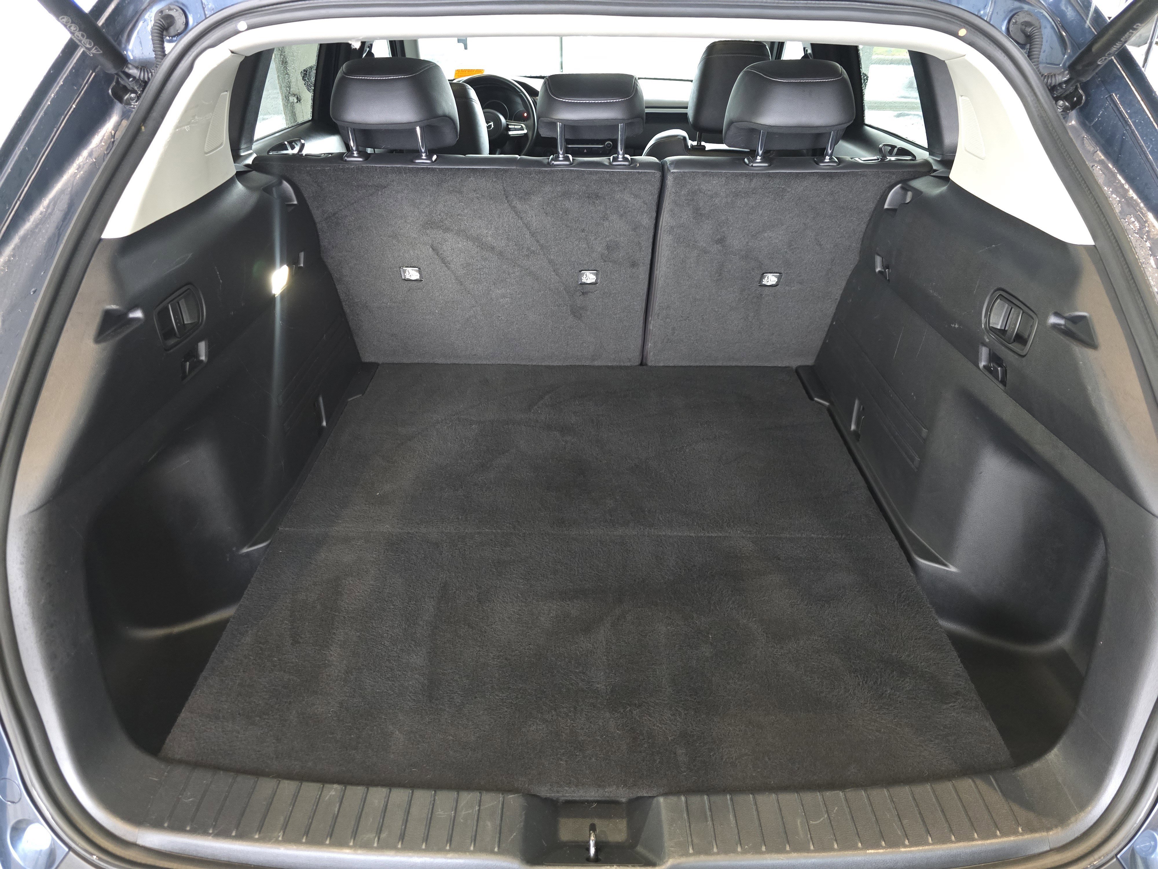 Used 2024 MAZDA CX-50 AWD 2.5 S w/ Premium Package image 17