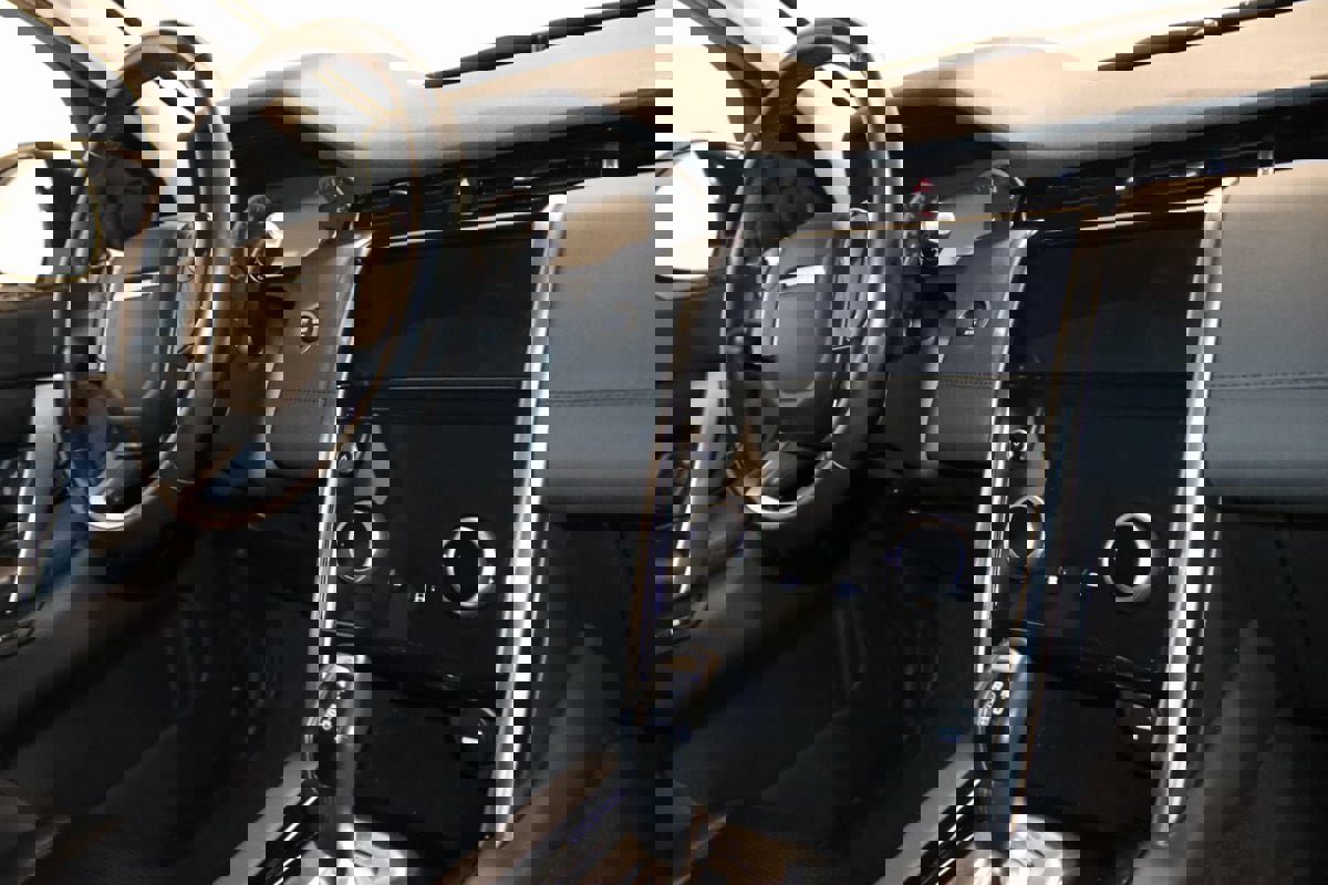 Used 2020 Land Rover Discovery Sport S image 56