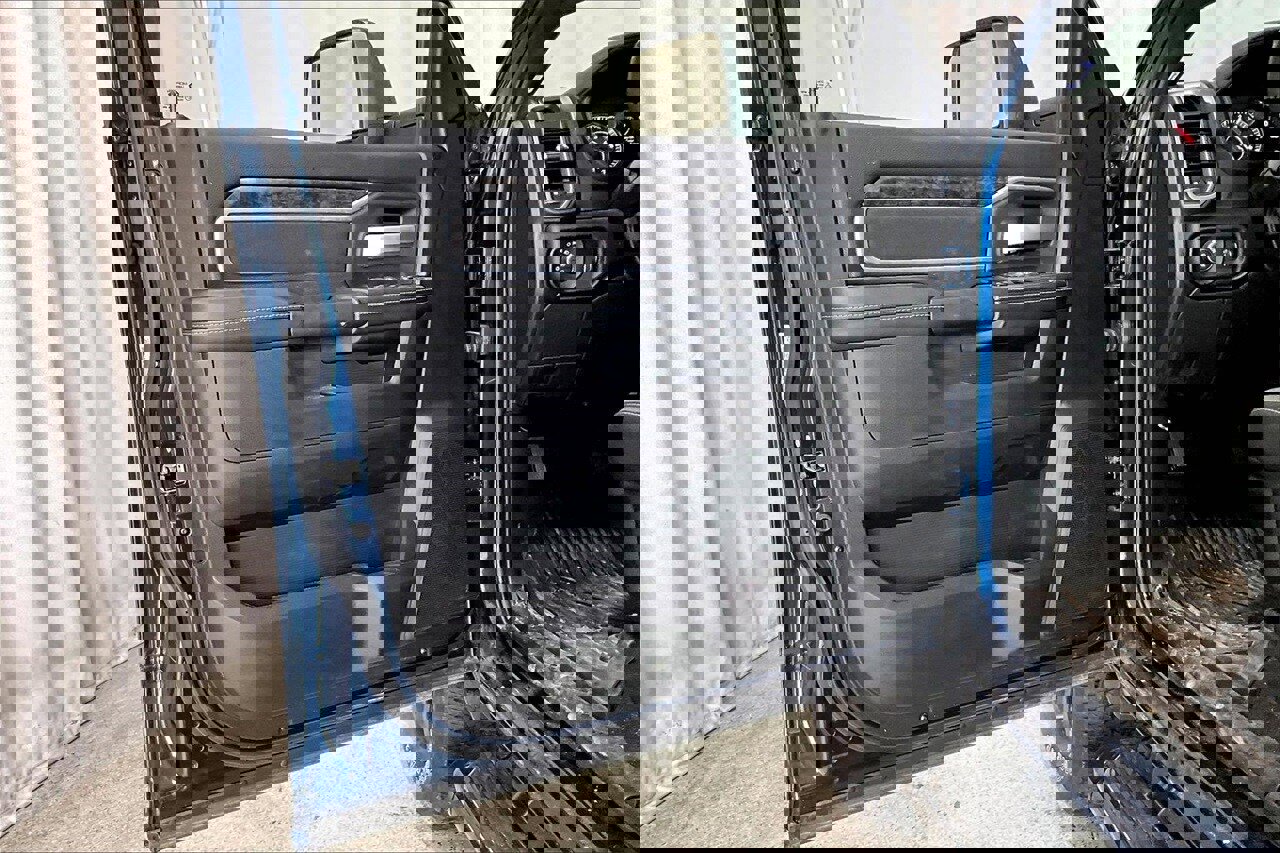 Used 2024 RAM 2500 Big Horn w/ Night Edition image 21