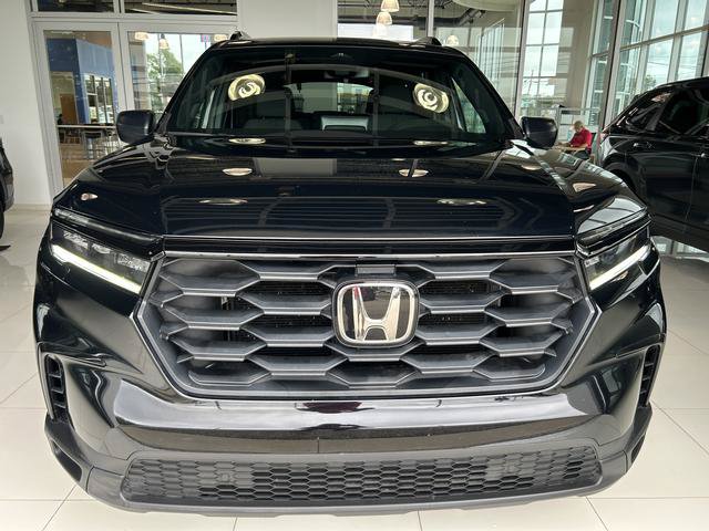 Used 2024 Honda Pilot Sport image 4