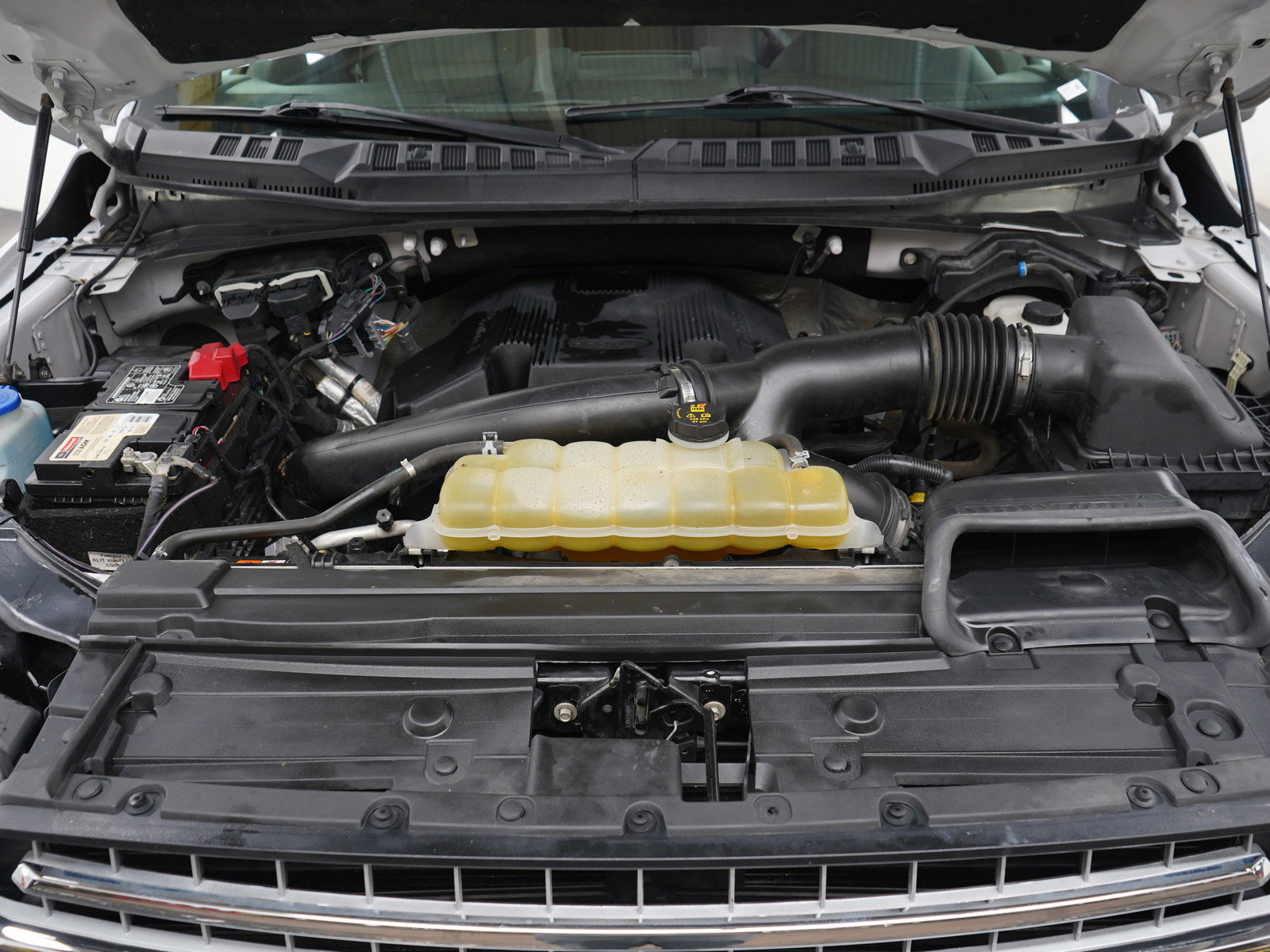 Used 2019 Ford F150 XLT w/ Equipment Group 302A Luxury AWD/4WD image 32
