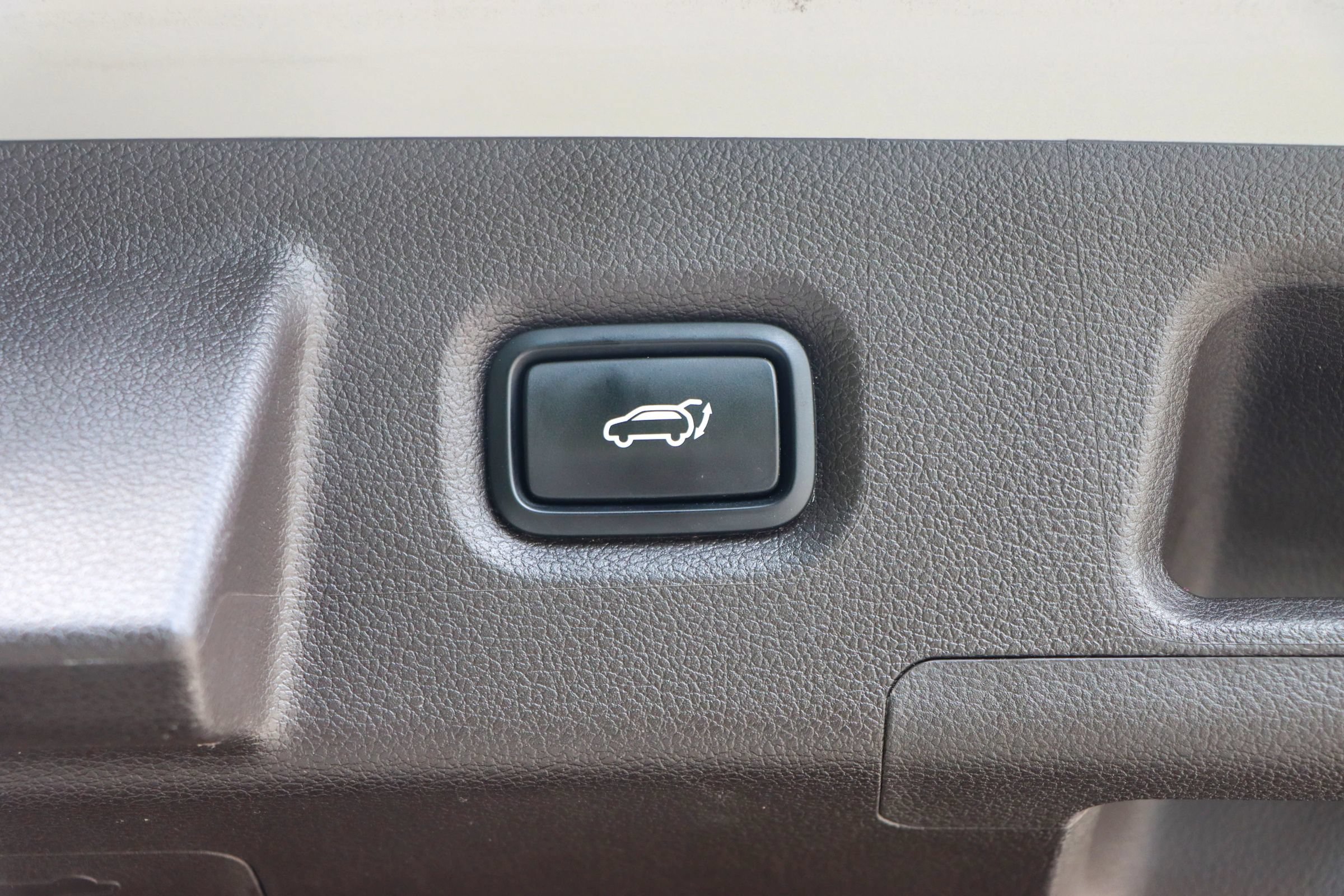 Used 2020 Hyundai Santa Fe SEL w/ Cargo Package FWD image 25