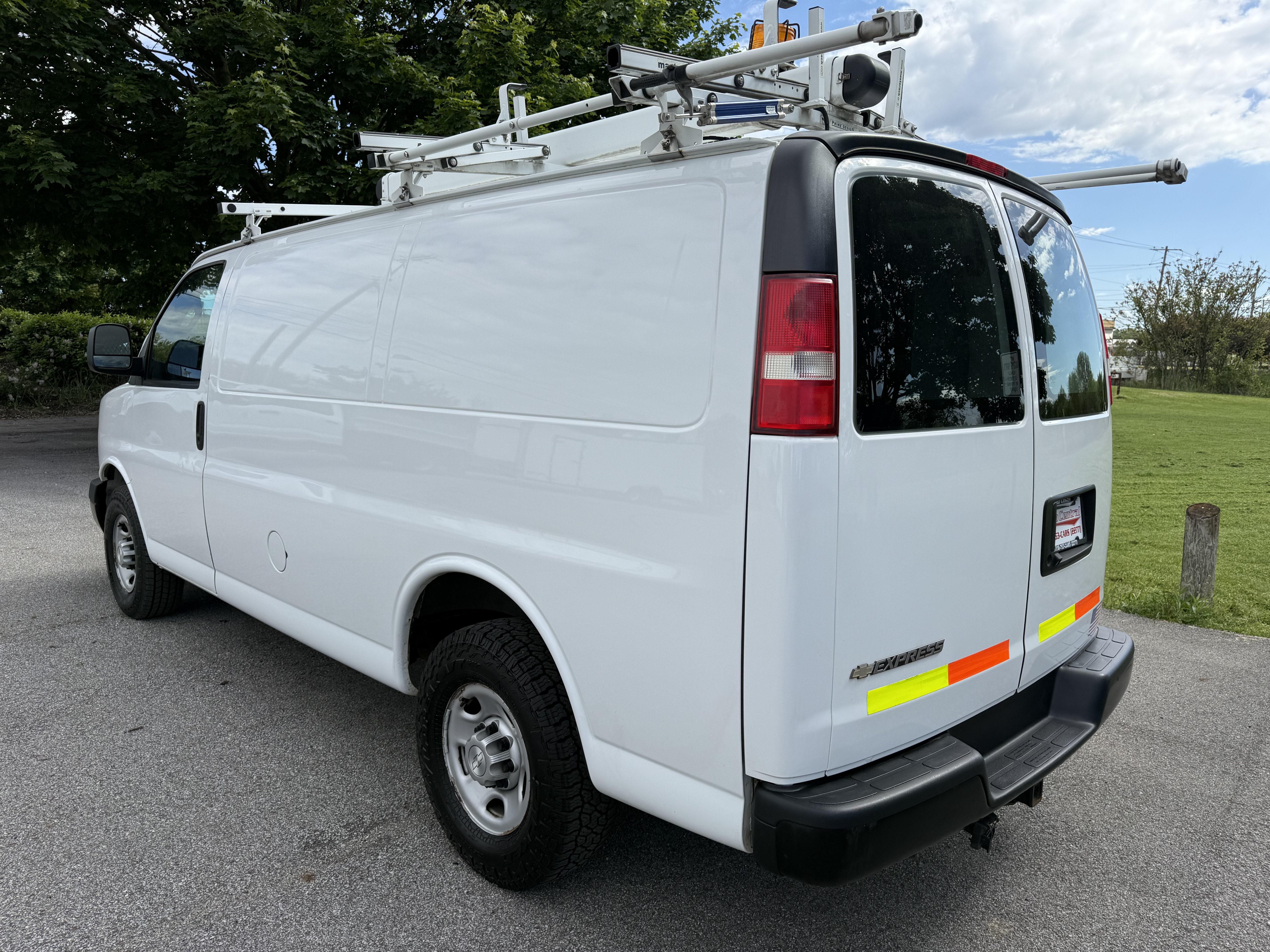 Used 2017 Chevrolet Express 2500 w/ Cold Climate Package RWD image 6