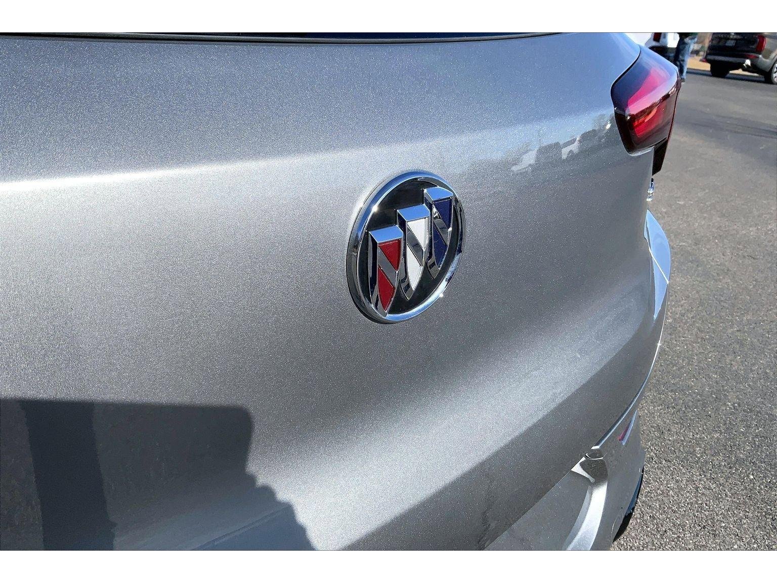 Used 2023 Buick Encore GX Select w/ Sport Touring Package image 27