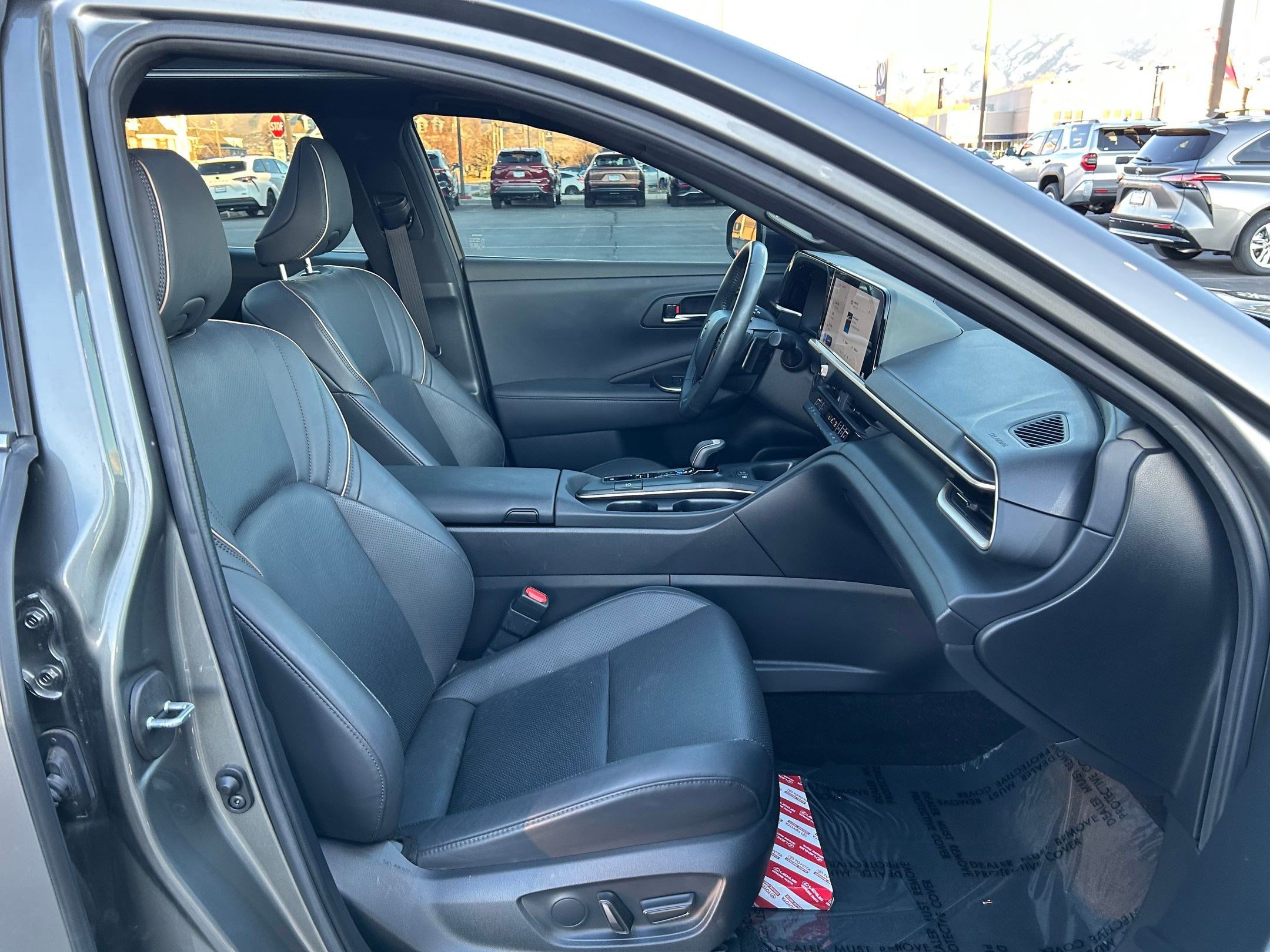 Used 2023 Toyota Crown Platinum image 28