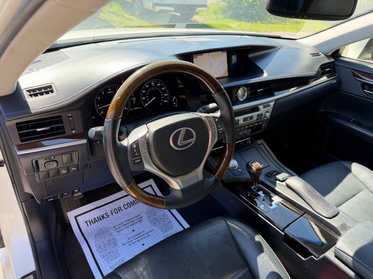 Used 2015 Lexus ES 350 w/ Luxury Package FWD image 17