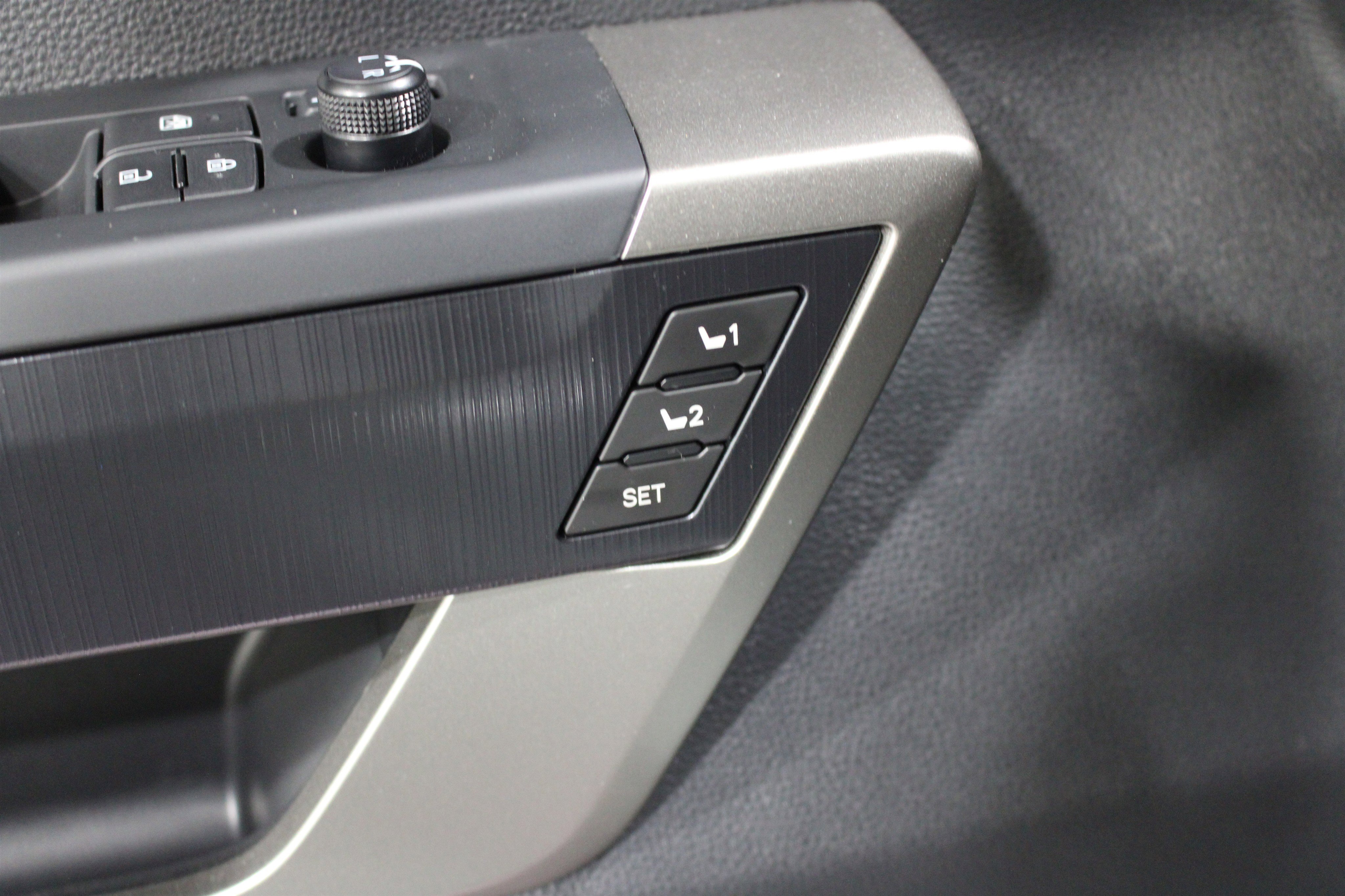 Used 2026 Toyota Sequoia Platinum image 6