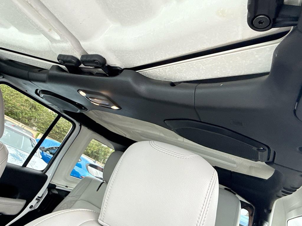 Used 2021 Jeep Wrangler Unlimited Sahara image 20