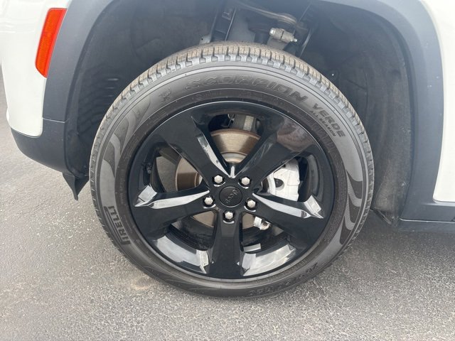 Used 2023 Jeep Grand Cherokee Limited w/ Black Appearance Package image 26