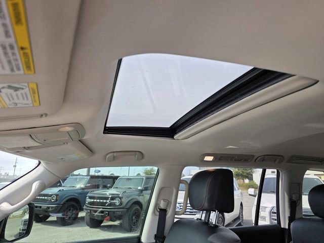 Used 2019 Nissan Armada Platinum w/ Captain's Chairs Package image 9