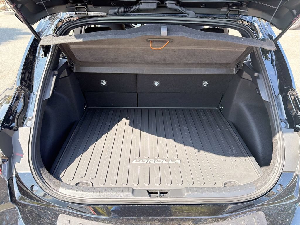 Used 2026 Toyota Corolla SE FWD image 19
