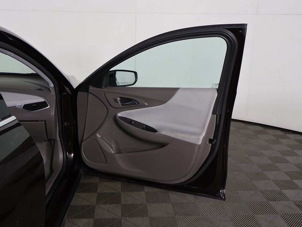 Used 2020 Chevrolet Malibu LT image 16