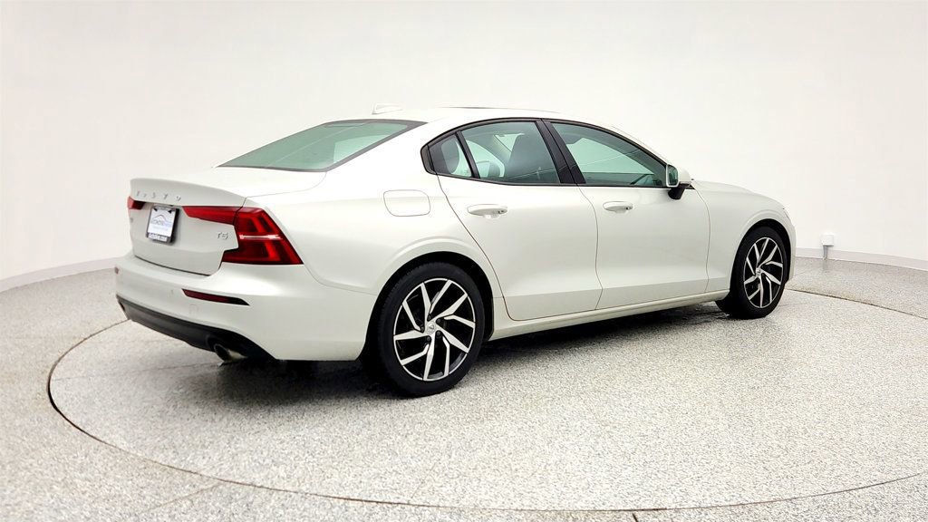 Used 2020 Volvo S60 T5 Momentum w/ Protection Package image 5
