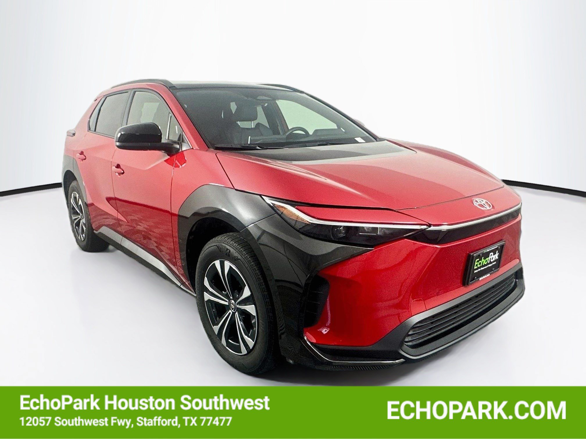 Used 2025 Toyota bZ4X FWD image 1