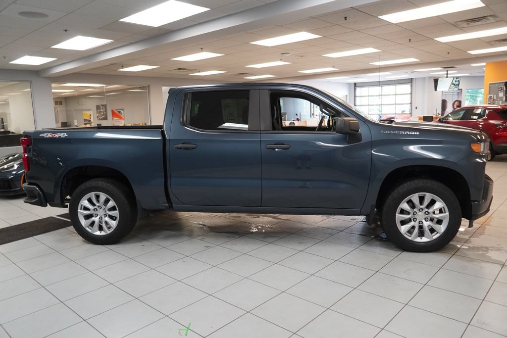 Used 2020 Chevrolet Silverado 1500 Custom w/ Custom Value Package AWD/4WD image 12