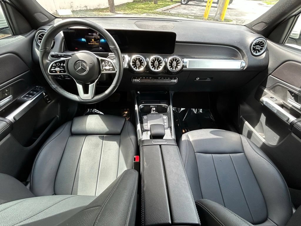 Used 2022 Mercedes-Benz GLB 250 w/ Premium Package Lite image 10