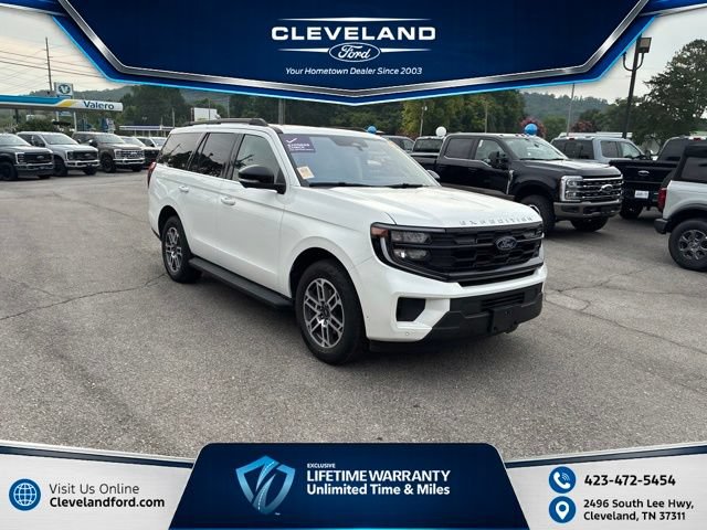 Used 2025 Ford Expedition Active AWD/4WD image 1