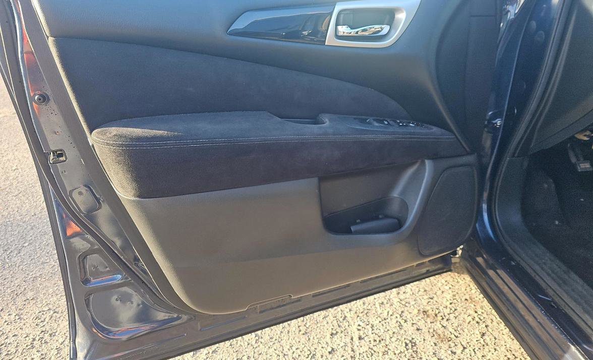 Used 2013 Nissan Pathfinder SV w/ Cargo Pkg image 10