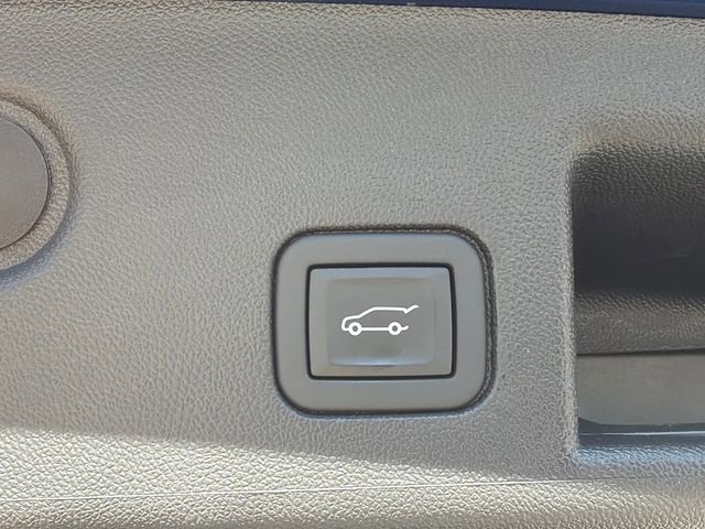 Used 2023 Chevrolet Equinox Premier image 19