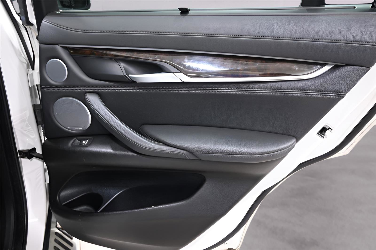 Used 2015 BMW X6 xDrive35i image 16