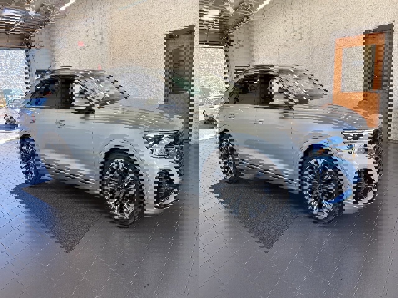 New 2025 Audi Q8 Prestige