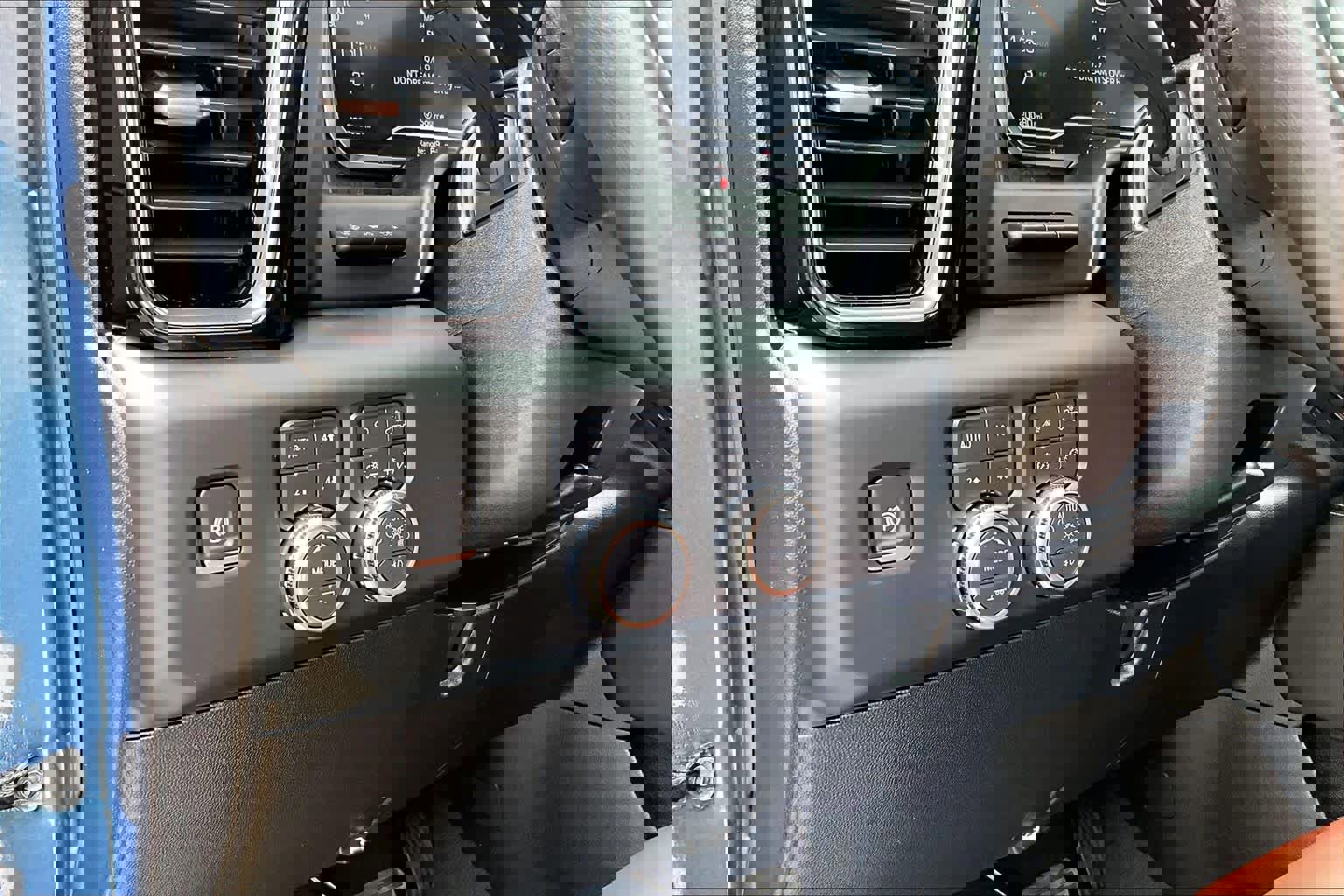 Used 2025 GMC Sierra 2500 Denali Ultimate w/ Max Trailering Package image 37