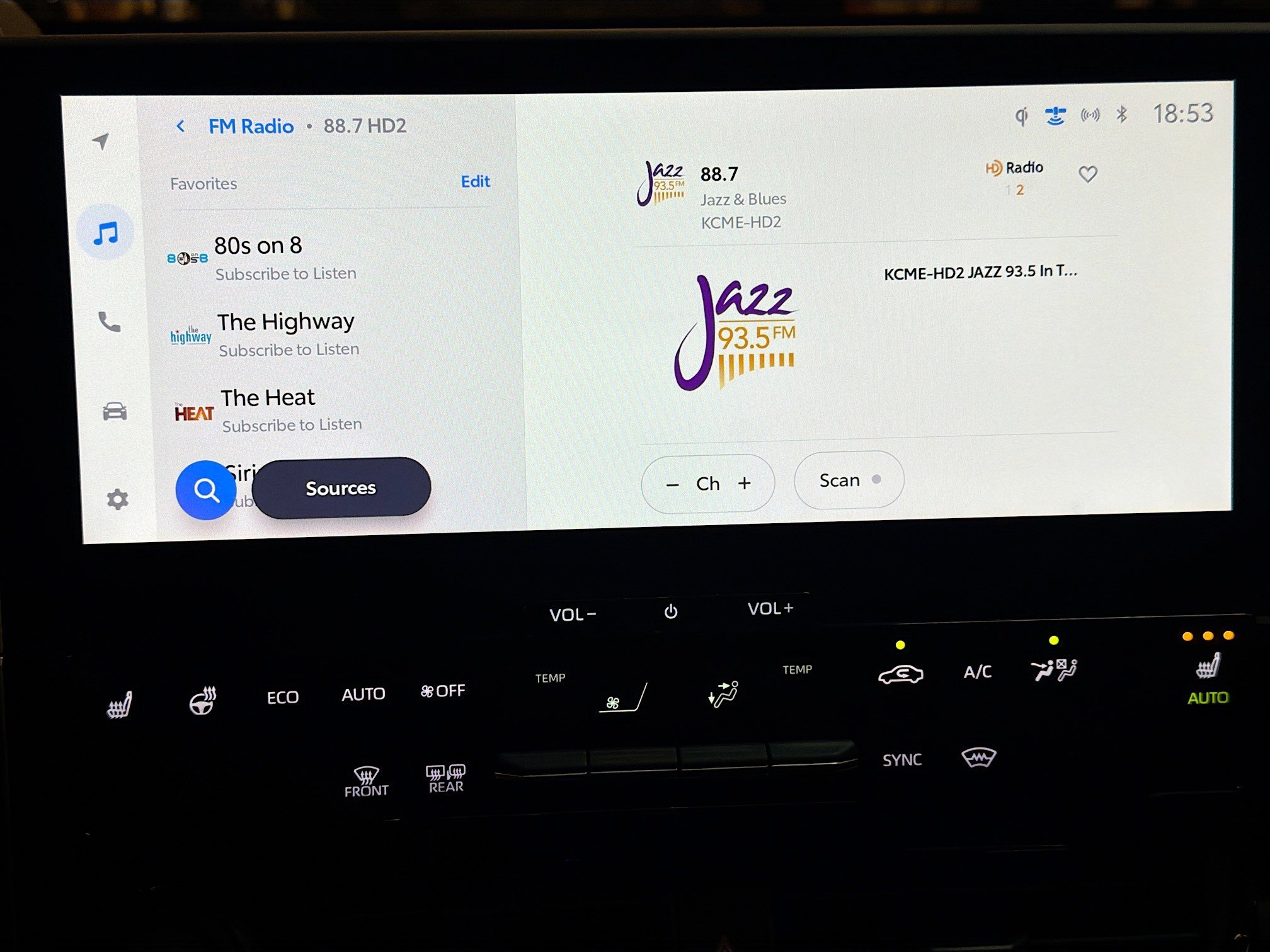 Used 2025 Toyota bZ4X XLE image 21