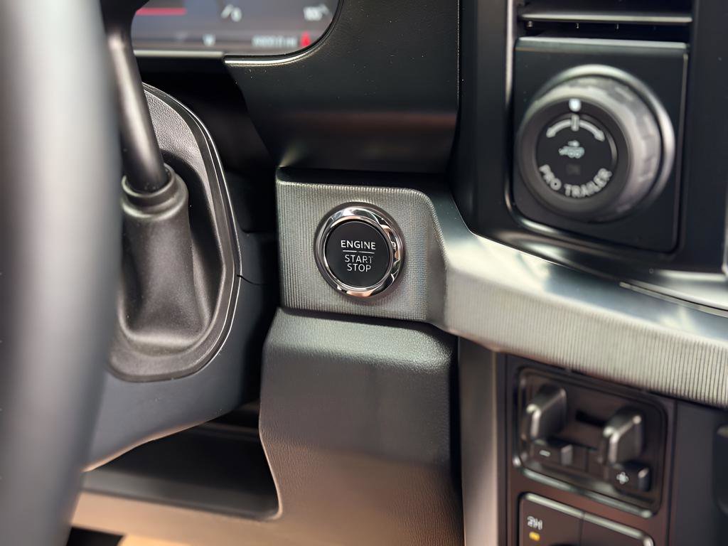 Used 2025 Ford F250 Platinum w/ FX4 Off-Road Package image 20