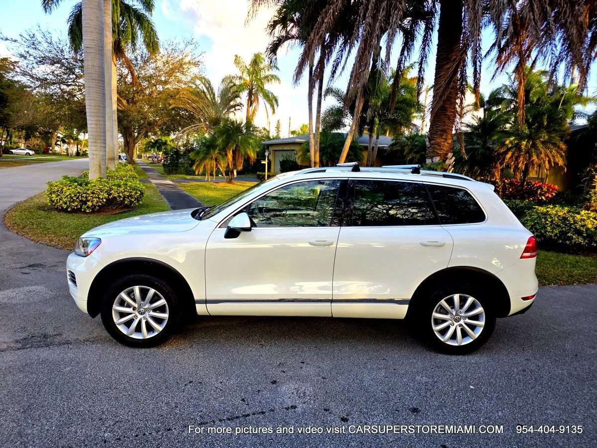 Used 2011 Volkswagen Touareg Sport image 6