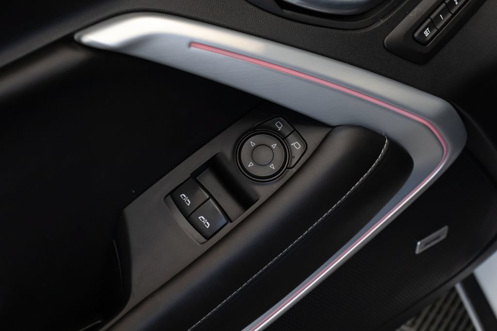 Used 2018 Chevrolet Camaro SS RWD image 16