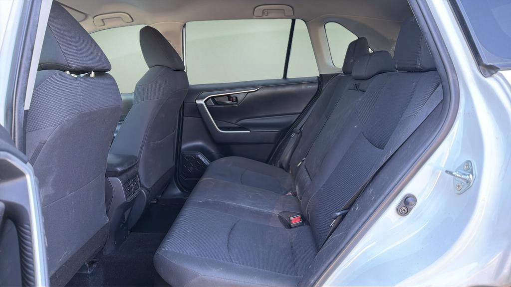 Used 2021 Toyota RAV4 LE image 14