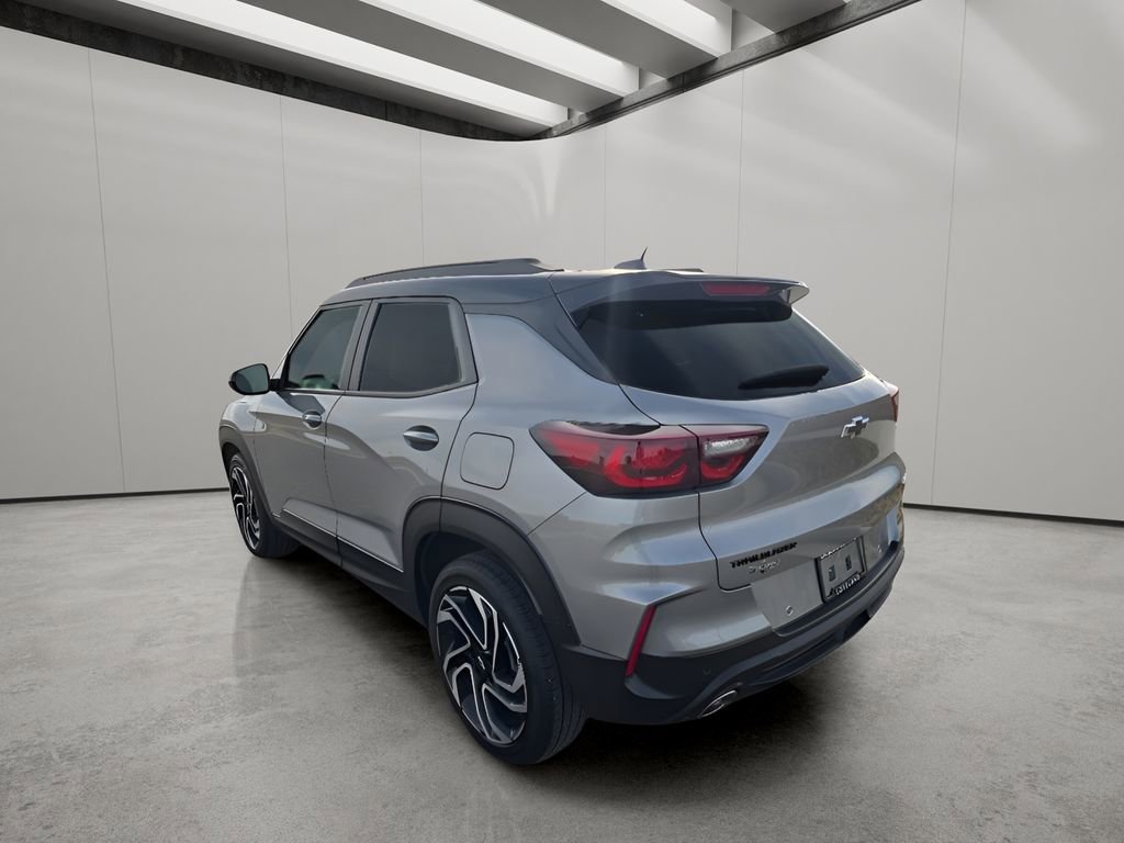 Used 2024 Chevrolet TrailBlazer RS w/ Driver Confidence Package image 3