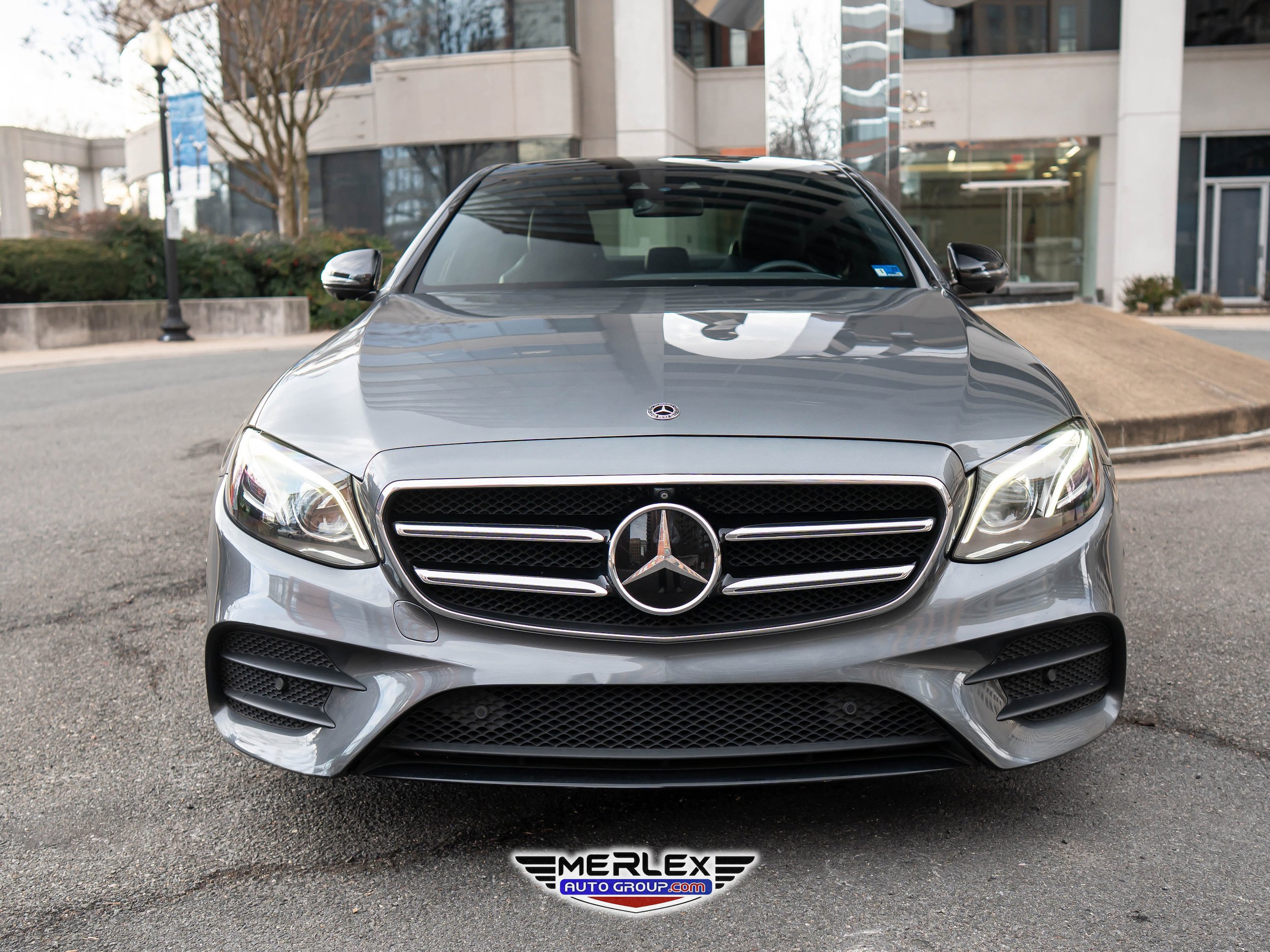 Used 2018 Mercedes-Benz E 400 4MATIC Sedan w/ Premium 3 Package image 2