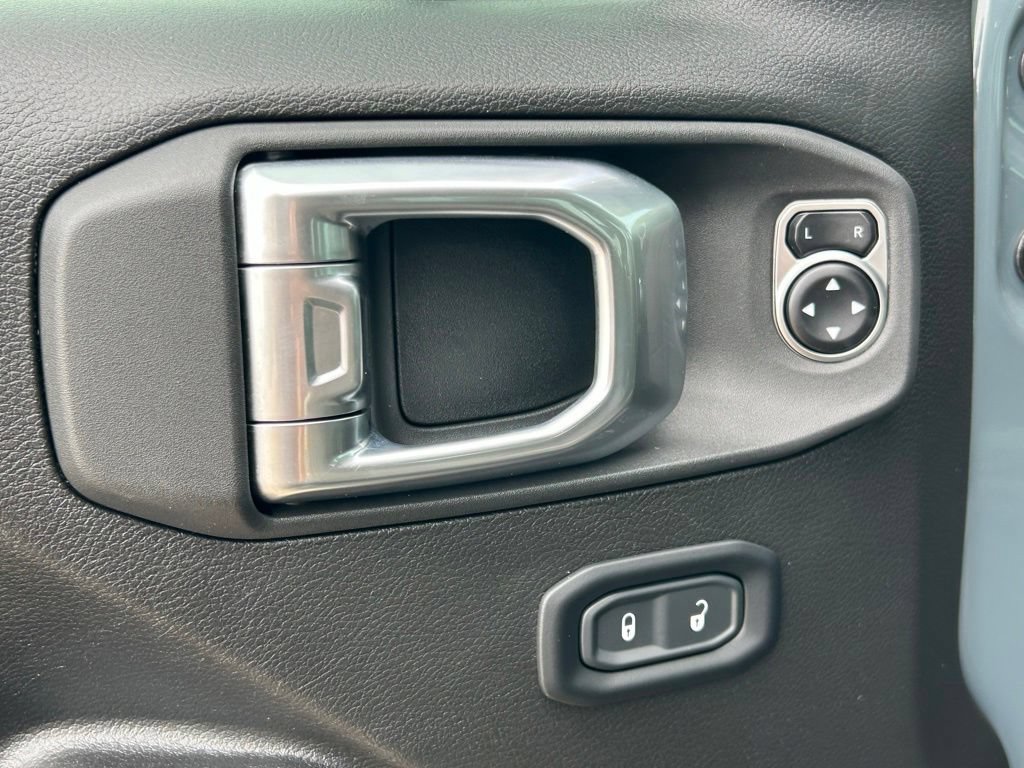 Used 2024 Jeep Gladiator Sport AWD/4WD image 20